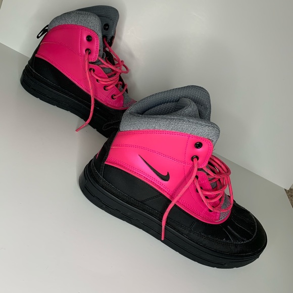 nike snow boots acg